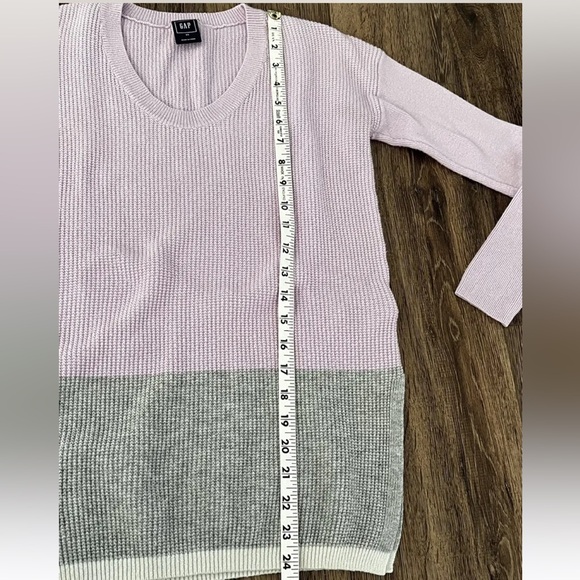 GAP Women’s Size XS Sweater, Colorblock Gray and Purple - Picture 7 of 7